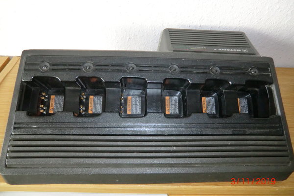 Motorola 6-fach-Schnelllader für GP-Serie und DP3441/DP3661