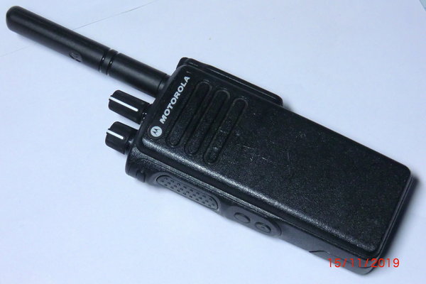 Motorola DP4400 analog/digital zur Vermietung für 1 Tag